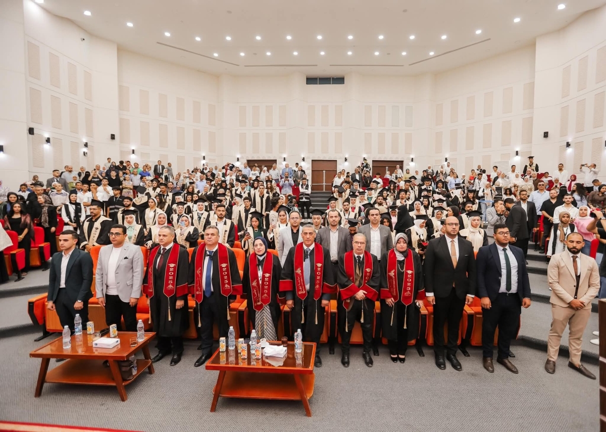جامعة بنها تنظم حفل تخريج دفعة جديدة من طلاب البرامج بكليتي الزراعة والتجارة بالعبور